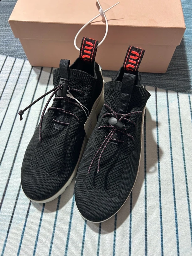 95新 MIU MIU/缪缪 黑色网面休闲鞋三六码