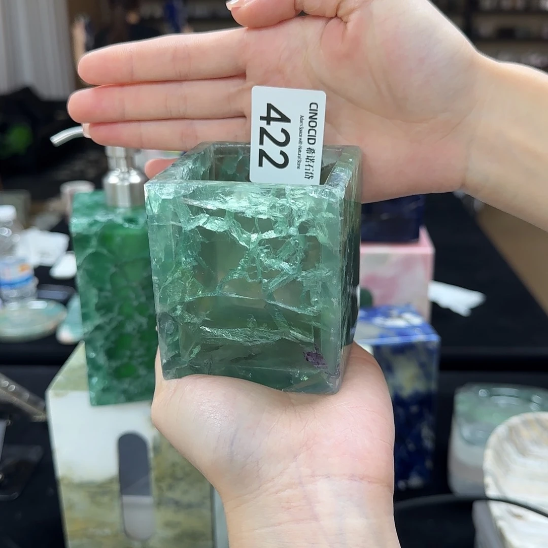李*任422 绿水晶空杯 福利