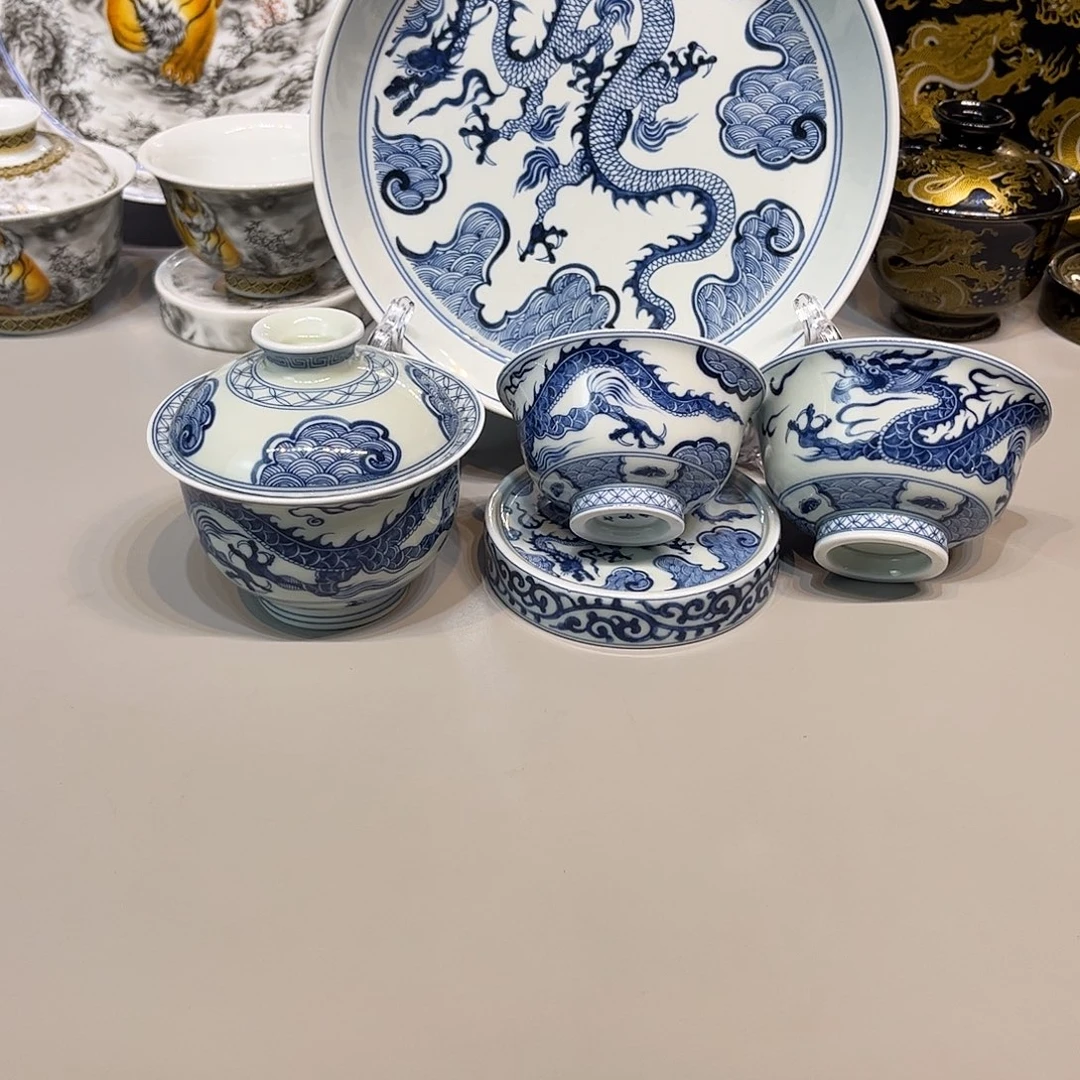 国***三景德镇市陶瓷艺术品