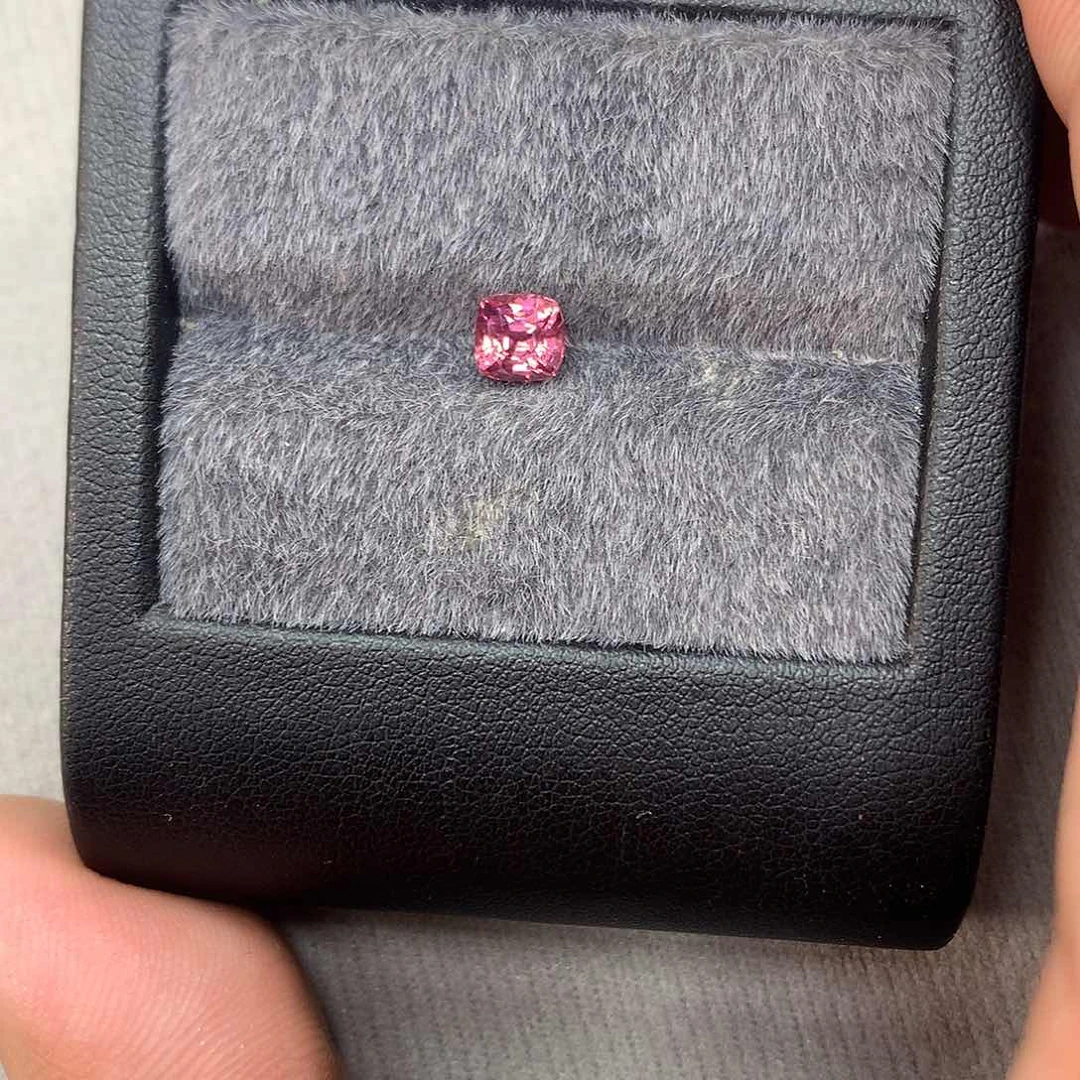 石榴石裸石未镶嵌1ct Malaya 石榴石