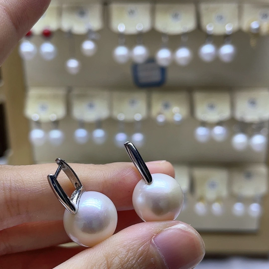 淡水珍珠银S925镶嵌耳饰