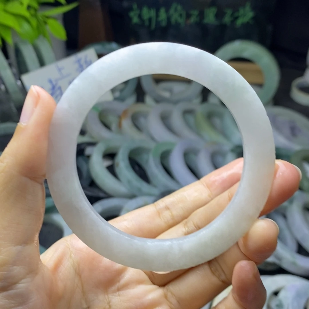 定制翡翠未镶嵌手镯