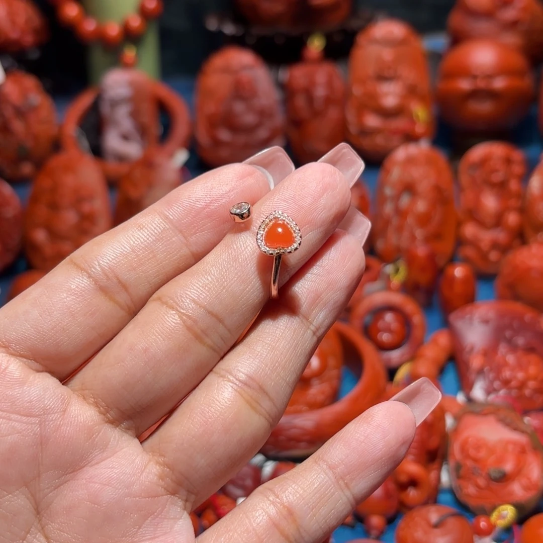 南红玛瑙雕刻未镶嵌我****呀