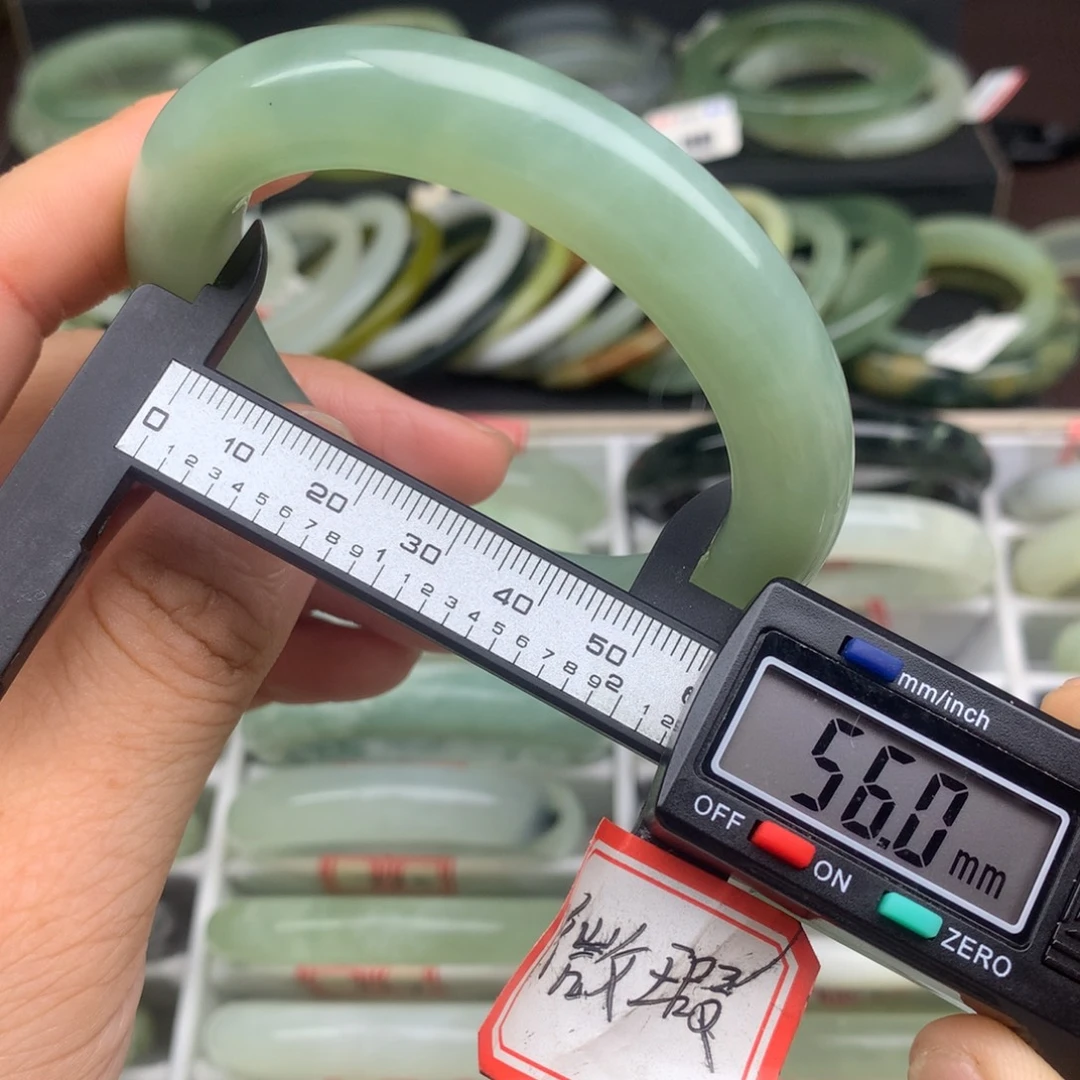 未镶嵌蛇纹石玉手镯788
