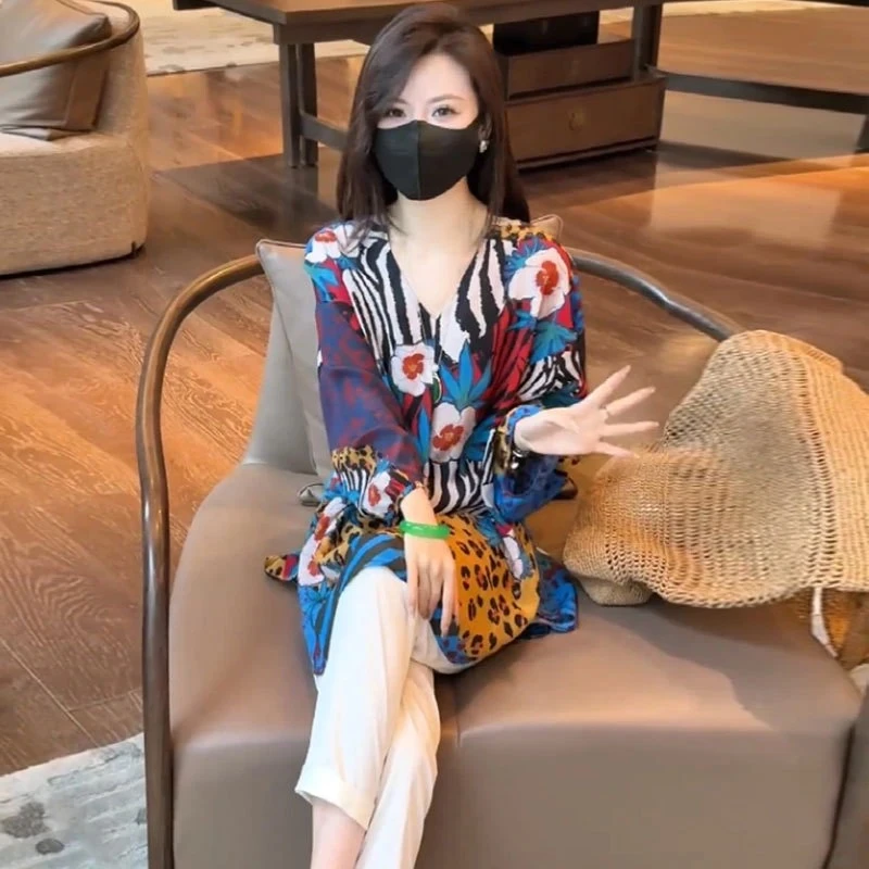 轻奢时尚印花女夏季新款中长款大码遮肉防晒薄款上衣潮#2606