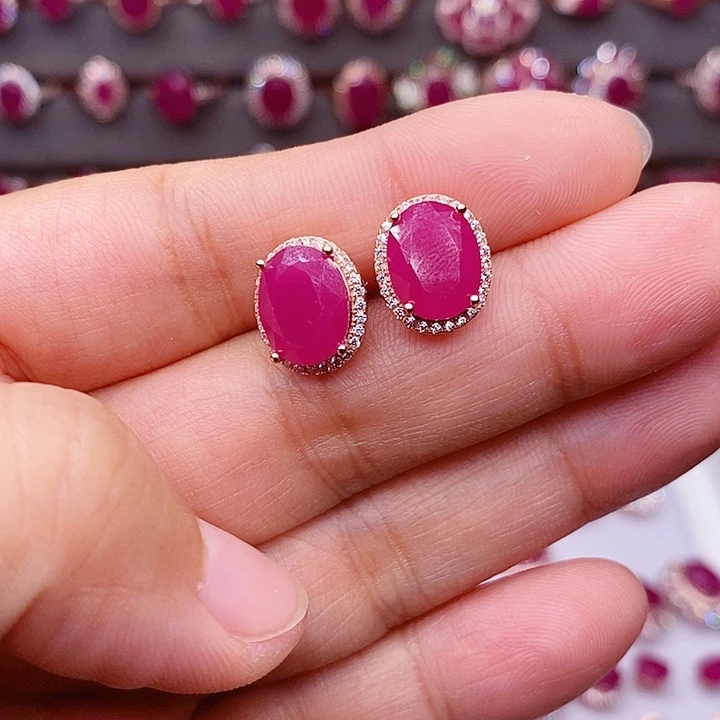 和***音红宝石银S925镶嵌耳饰