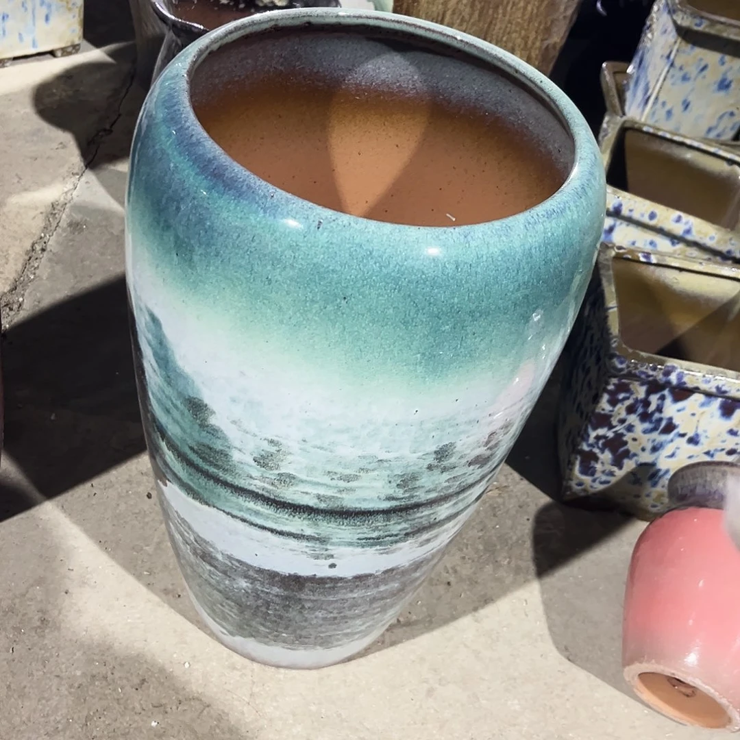 紫砂花盆的颜色是蓝色