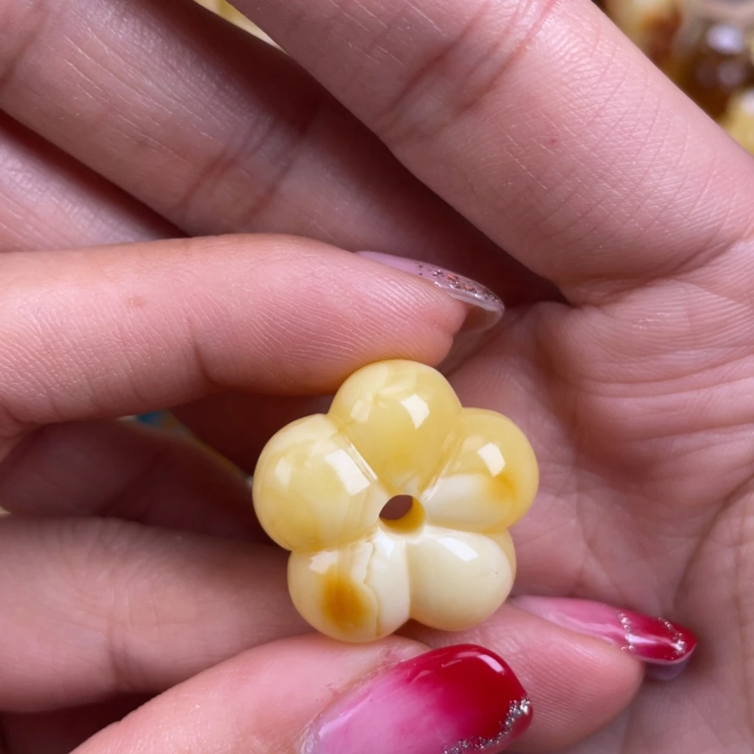 琥珀裸石未镶嵌松*蜜蜡