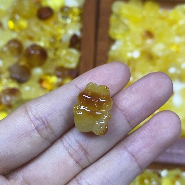 橄榄核吊坠小兔子47