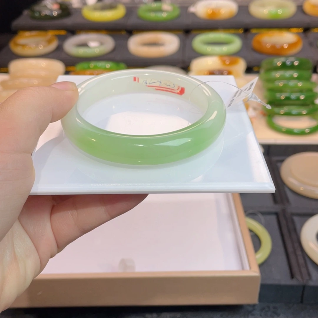 和田玉手镯未镶嵌翠青手镯58