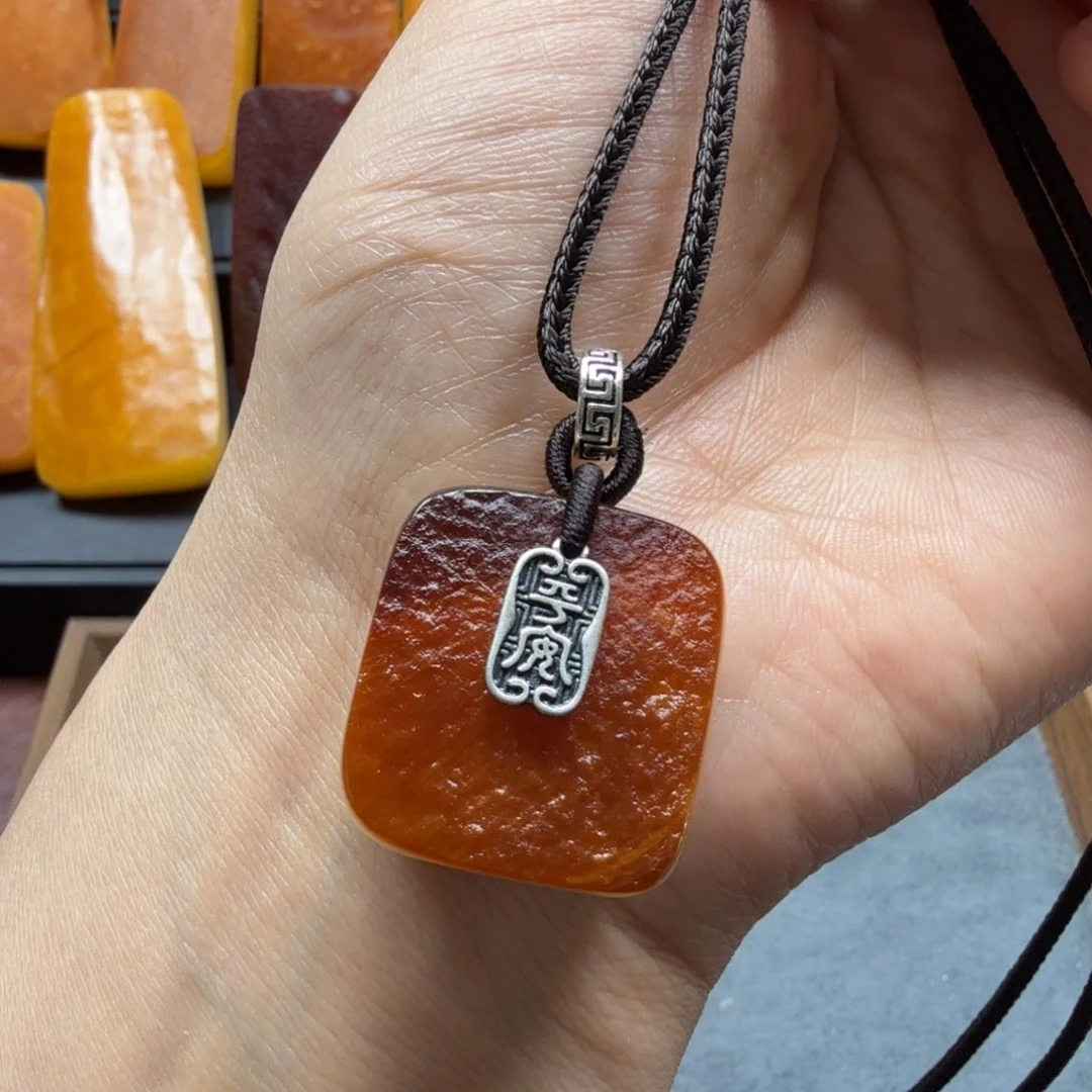 未镶嵌吊坠(赠链)琥珀