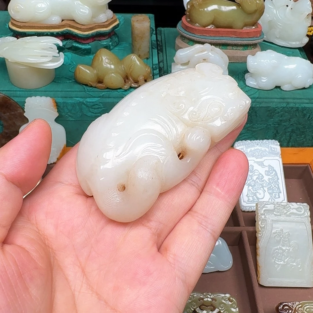 张***山和田玉未镶嵌挂件