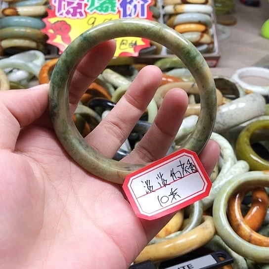 未镶嵌蛇纹石玉手镯淡***香