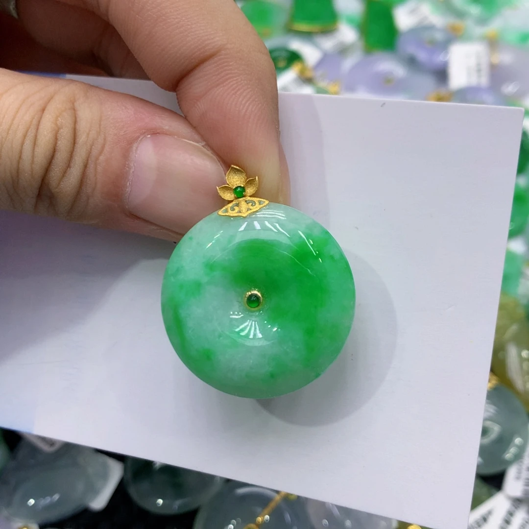 颈饰18K金镶嵌翡翠翡翠