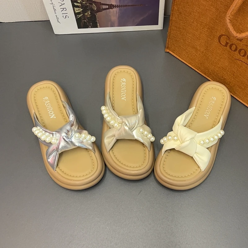 厚底沙滩珍珠拖鞋女鞋2025新款夏外穿百搭高级感凉拖配裙子一字拖