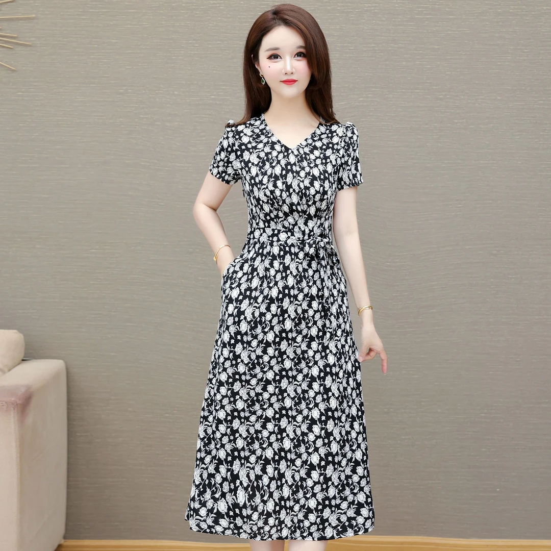黑色碎花v领短袖中长款雪纺连衣裙2025年夏季新款设计感小个子夏