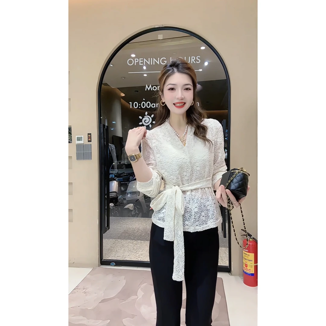 涵儿家 秋冬气质V领系带设计蕾丝上衣 VS 高腰显瘦西装喇叭裤