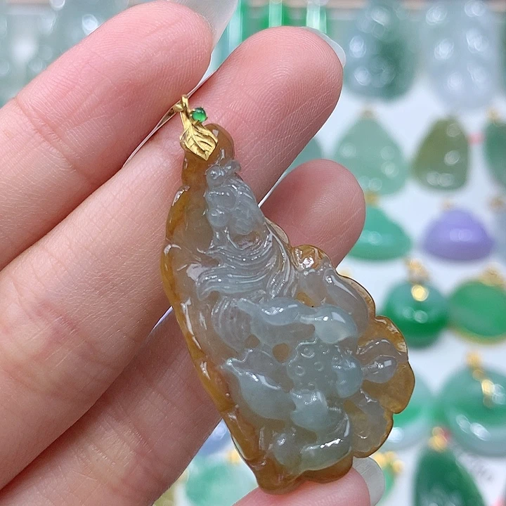 翡翠18K金镶嵌颈饰翡翠