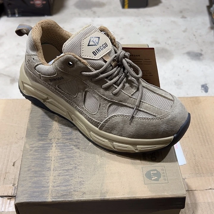 45码防砸防刺劳保鞋。