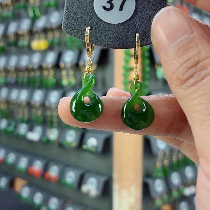 和田玉18K金镶嵌耳饰