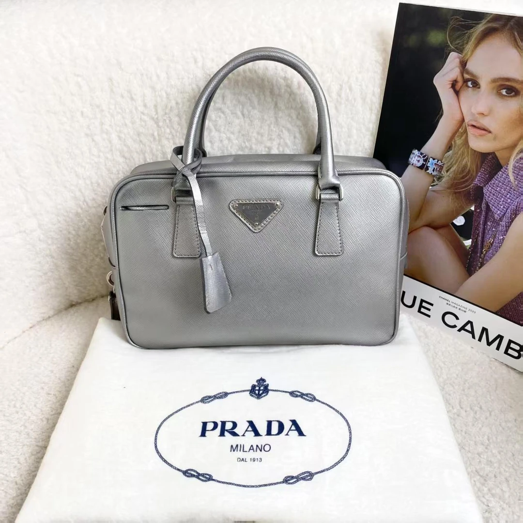 99新 Prada/普拉达 壹臻/银色十字纹牛皮手提包/12期/  80493962