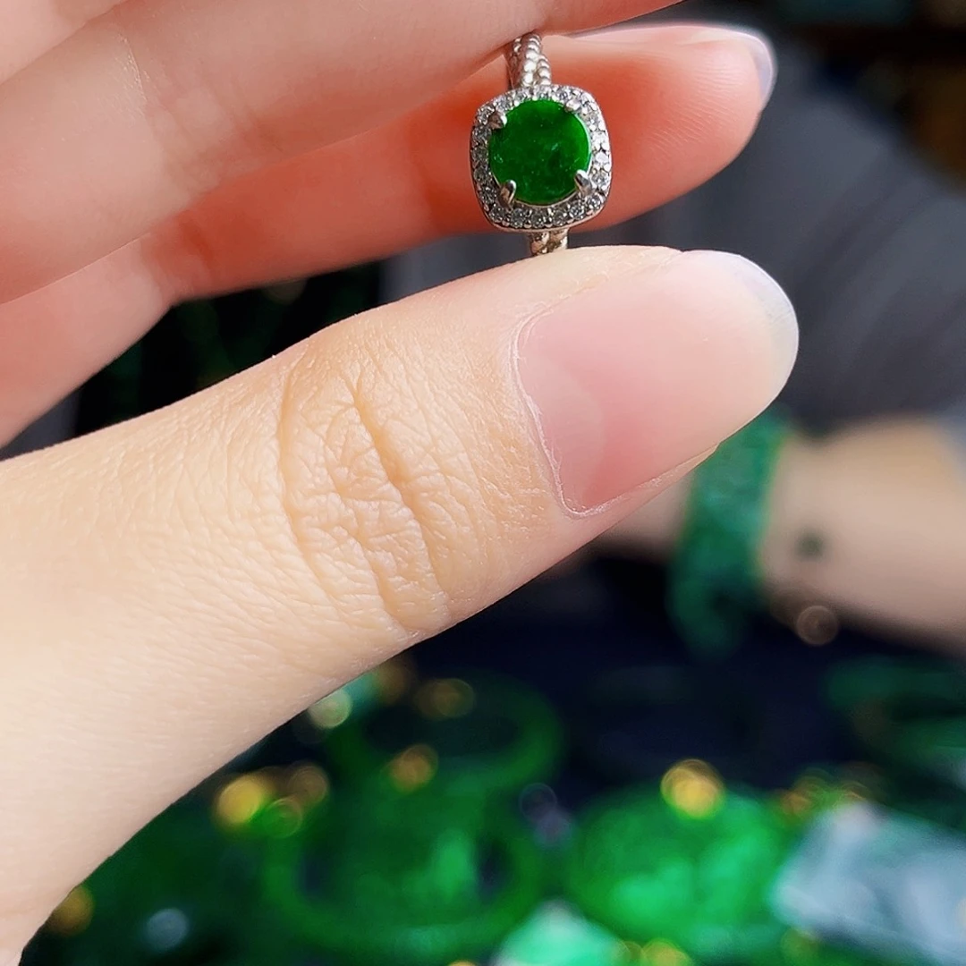 颈饰银S925镶嵌翡翠多样性