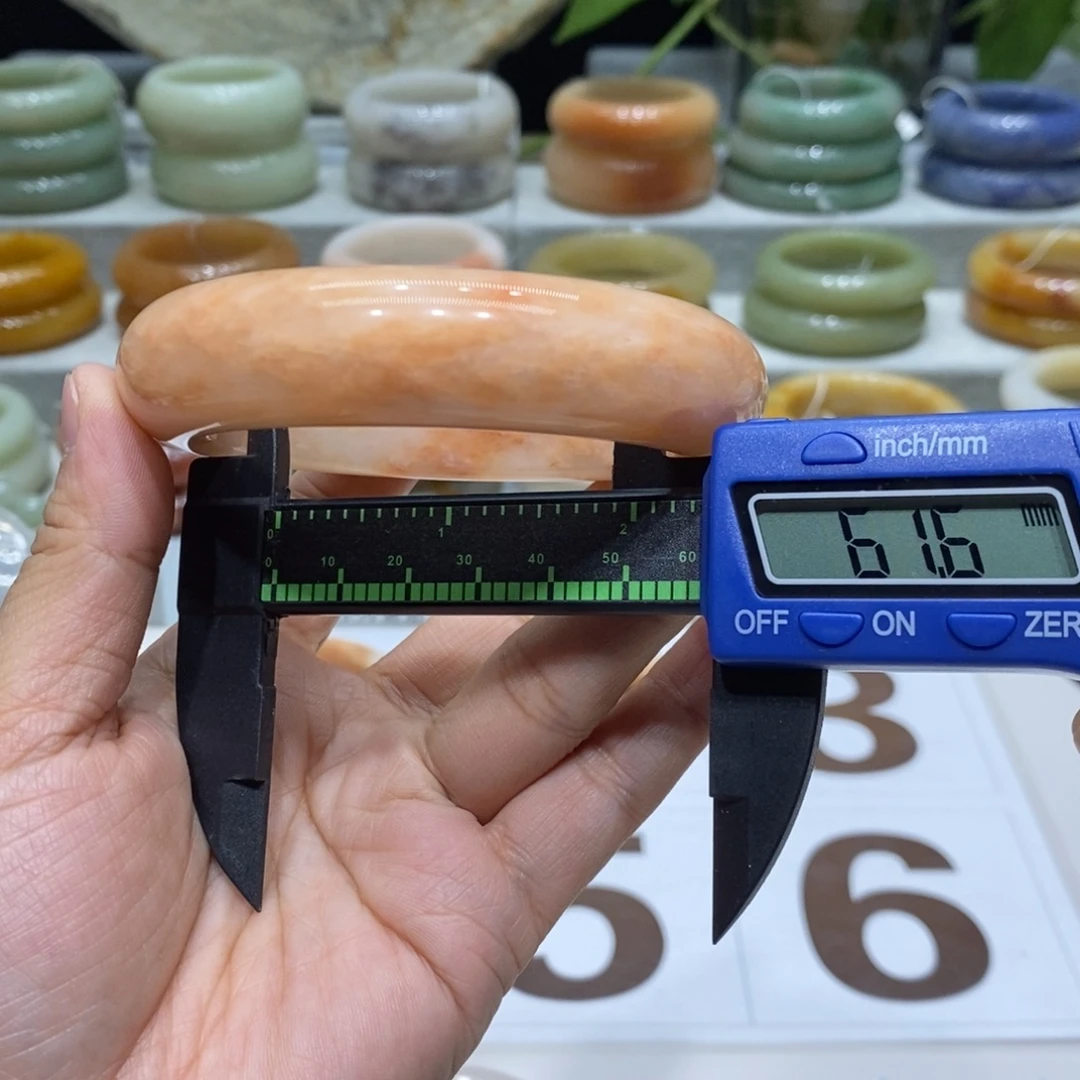 石英岩玉未镶嵌手镯