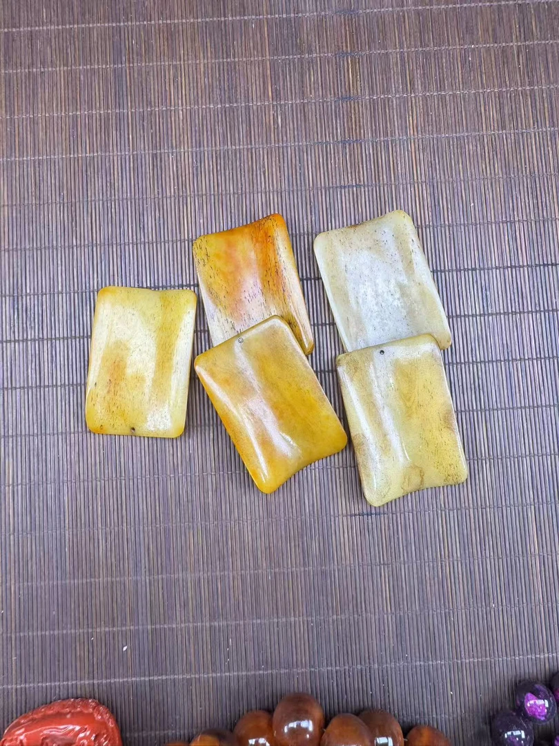 1381 高级牛骨吊坠无事牌 特色工艺品