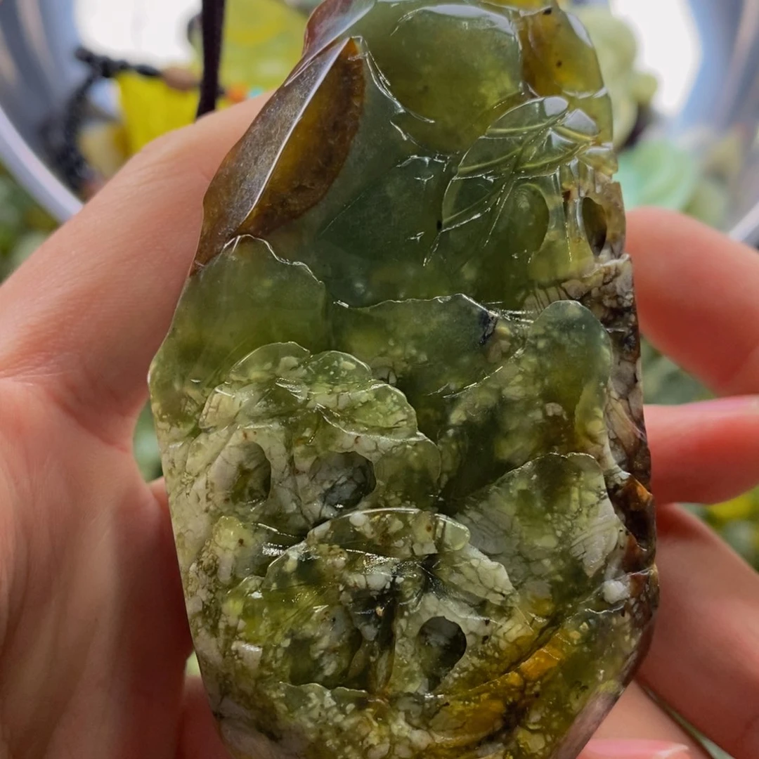 蛇纹石玉吊坠未镶嵌