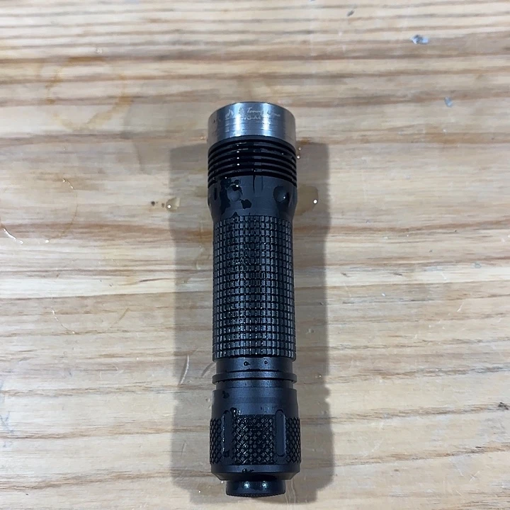 丸龟A4高显色手电