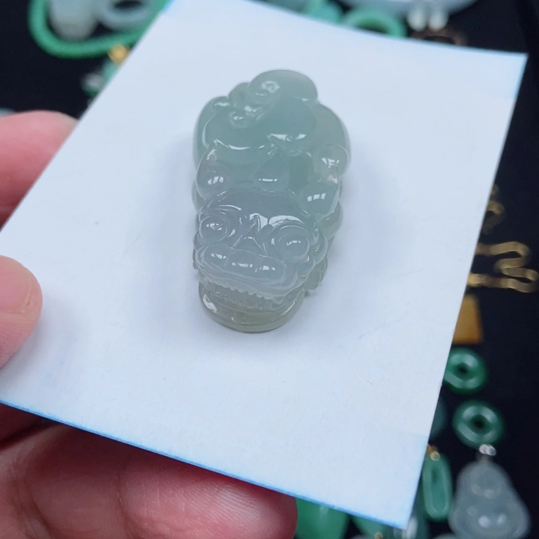 翡翠未镶嵌颈饰貔貅