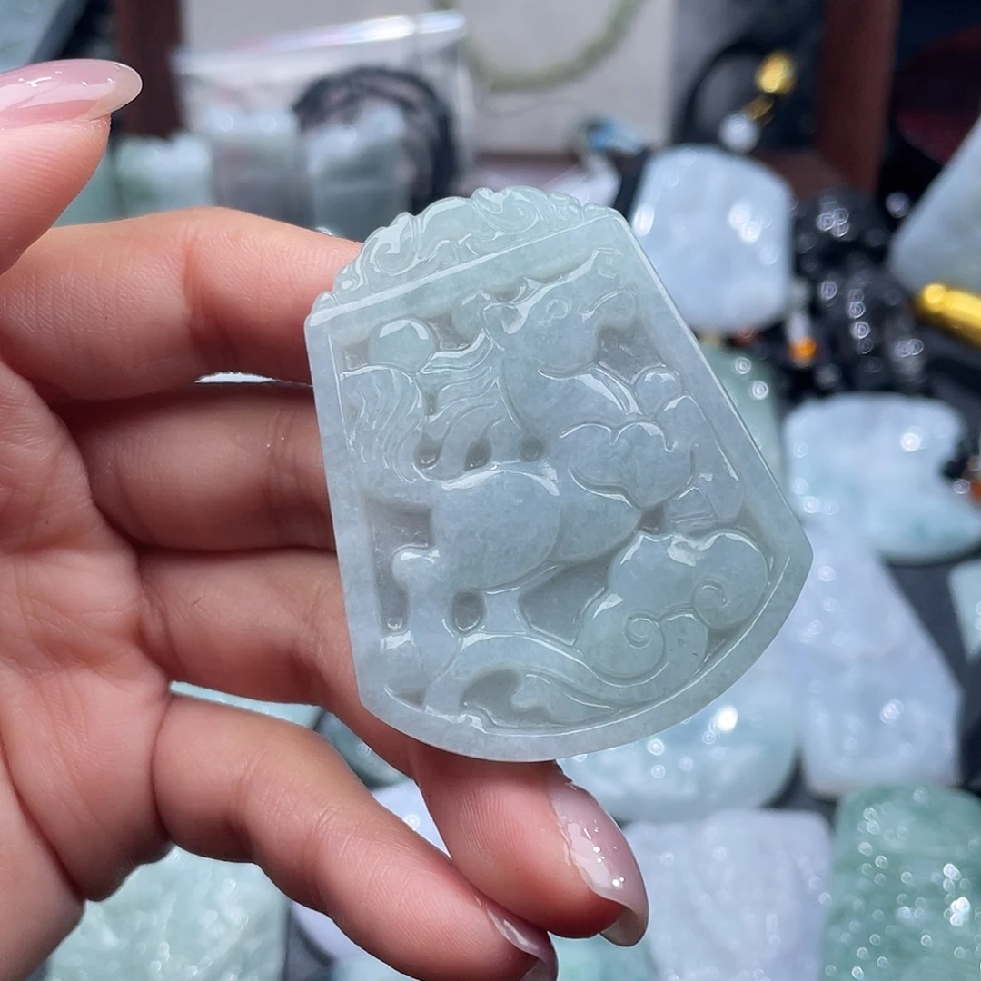 翡翠未镶嵌颈饰翡翠