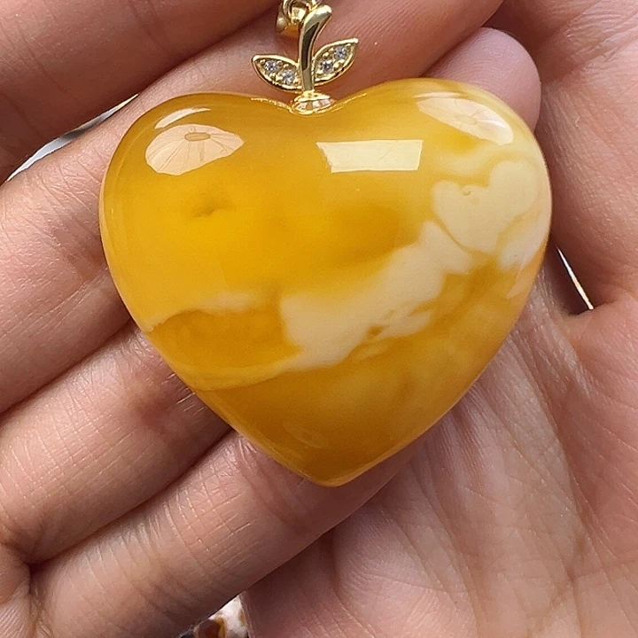 蜜蜡未镶嵌珠宝奇石