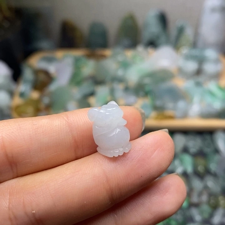 颈饰未镶嵌翡翠老鼠