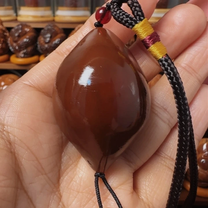 橄榄核把件云**峰玉华单面