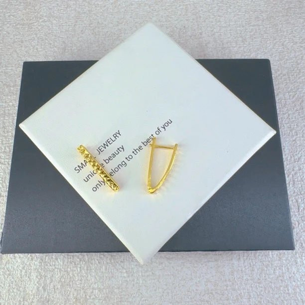 铜合金耳饰 新款耳饰030女简约小巧养耳洞日常学生轻奢精致