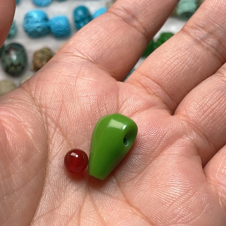 颈饰未镶嵌南红玛瑙