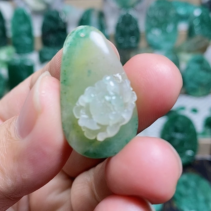 未镶嵌独山玉颈饰