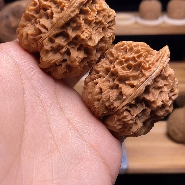 文玩核桃吊坠苍山老铁40