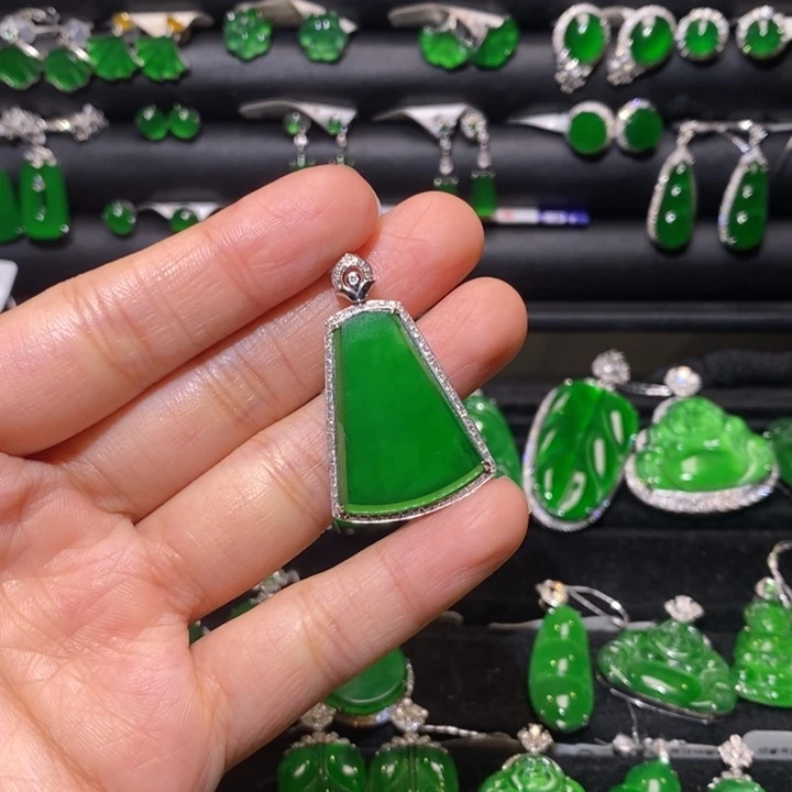 翡翠18K金镶嵌吊坠(不含链)无事牌