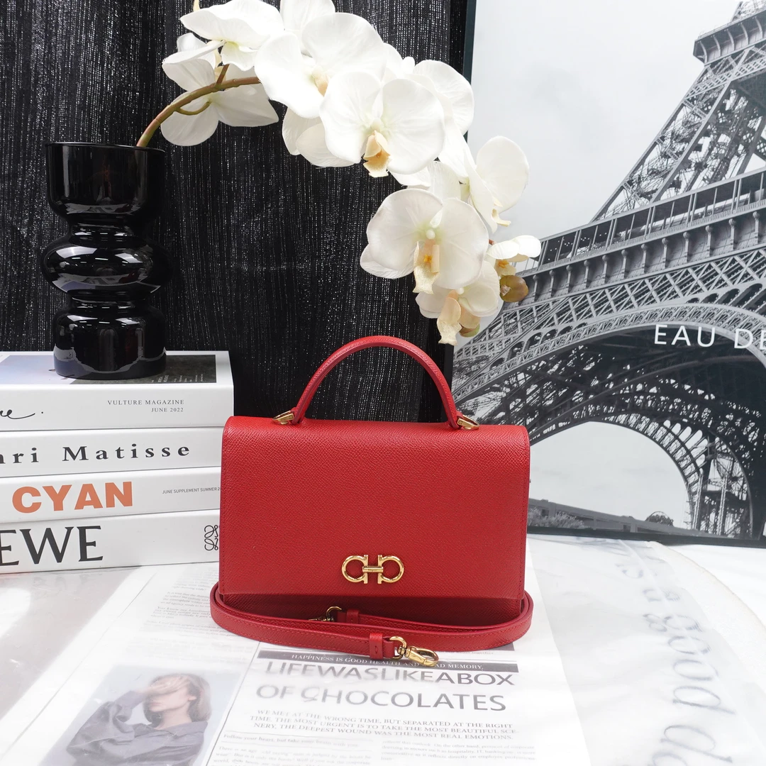 95新 FERRAGAMO/菲拉格慕 单肩包/T20282141