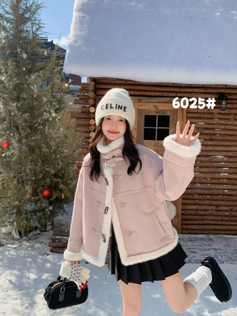 牛角扣常规款短款冬季女皮毛马甲6025款