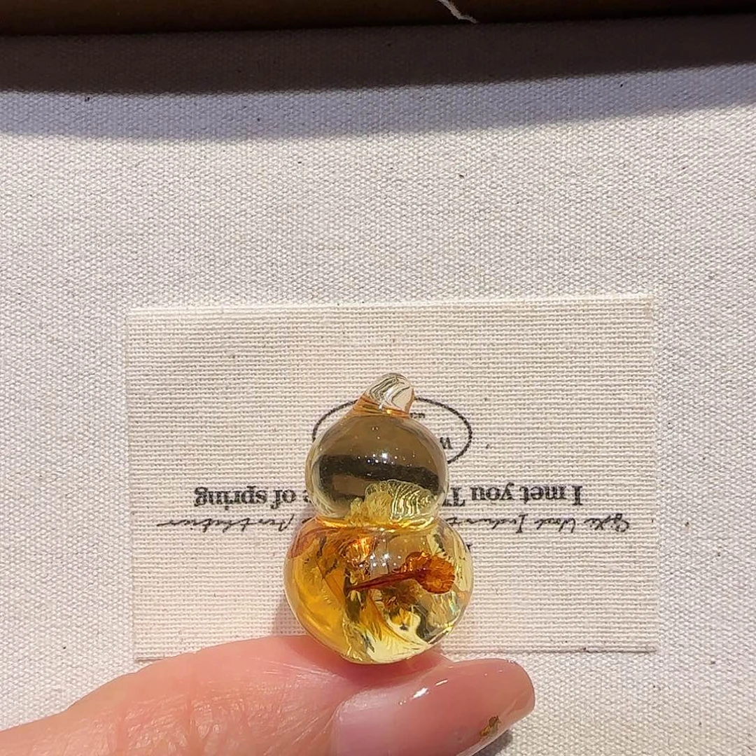 琥珀未镶嵌珠宝奇石
