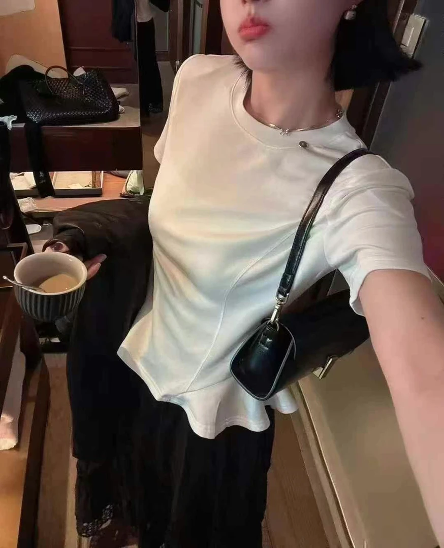 舒适款显瘦白色时尚百搭打底不规则