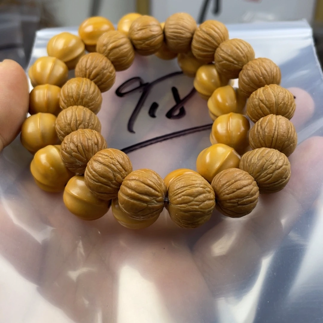 猴头核桃吊坠嗯、嗯