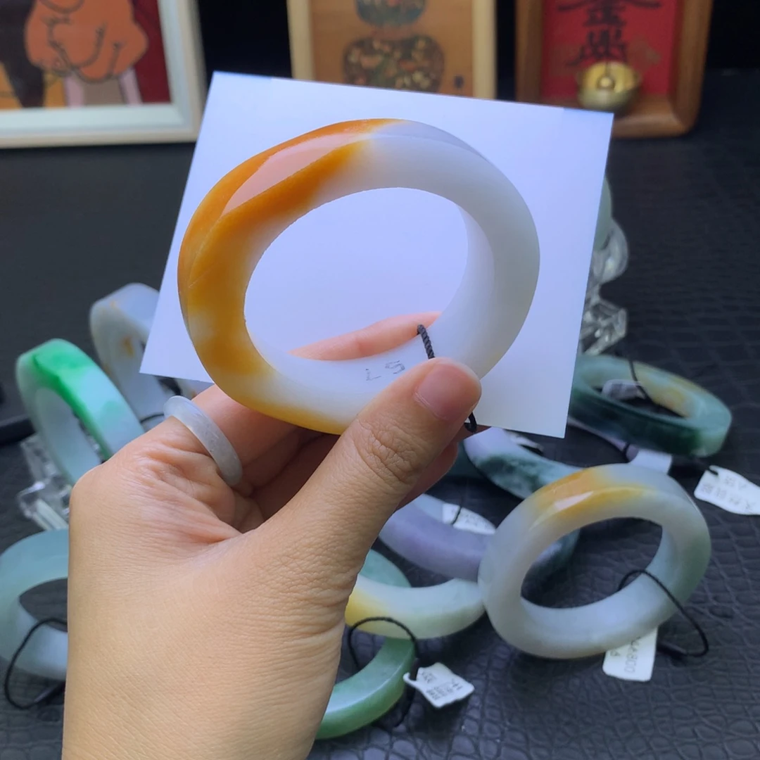 定制翡翠未镶嵌翡翠手镯