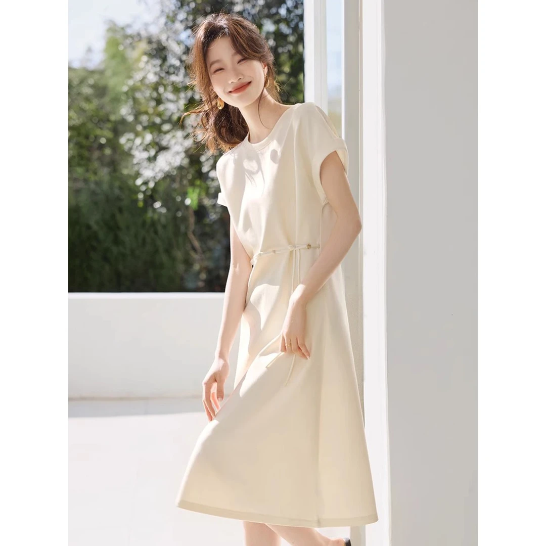 拉夏贝尔连衣裙女款爆款2025网红洋气五一旅游出街衣服女装