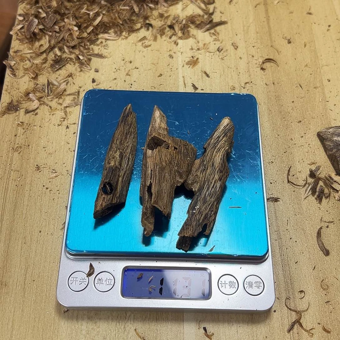 木绿奇楠虫漏原材料11克