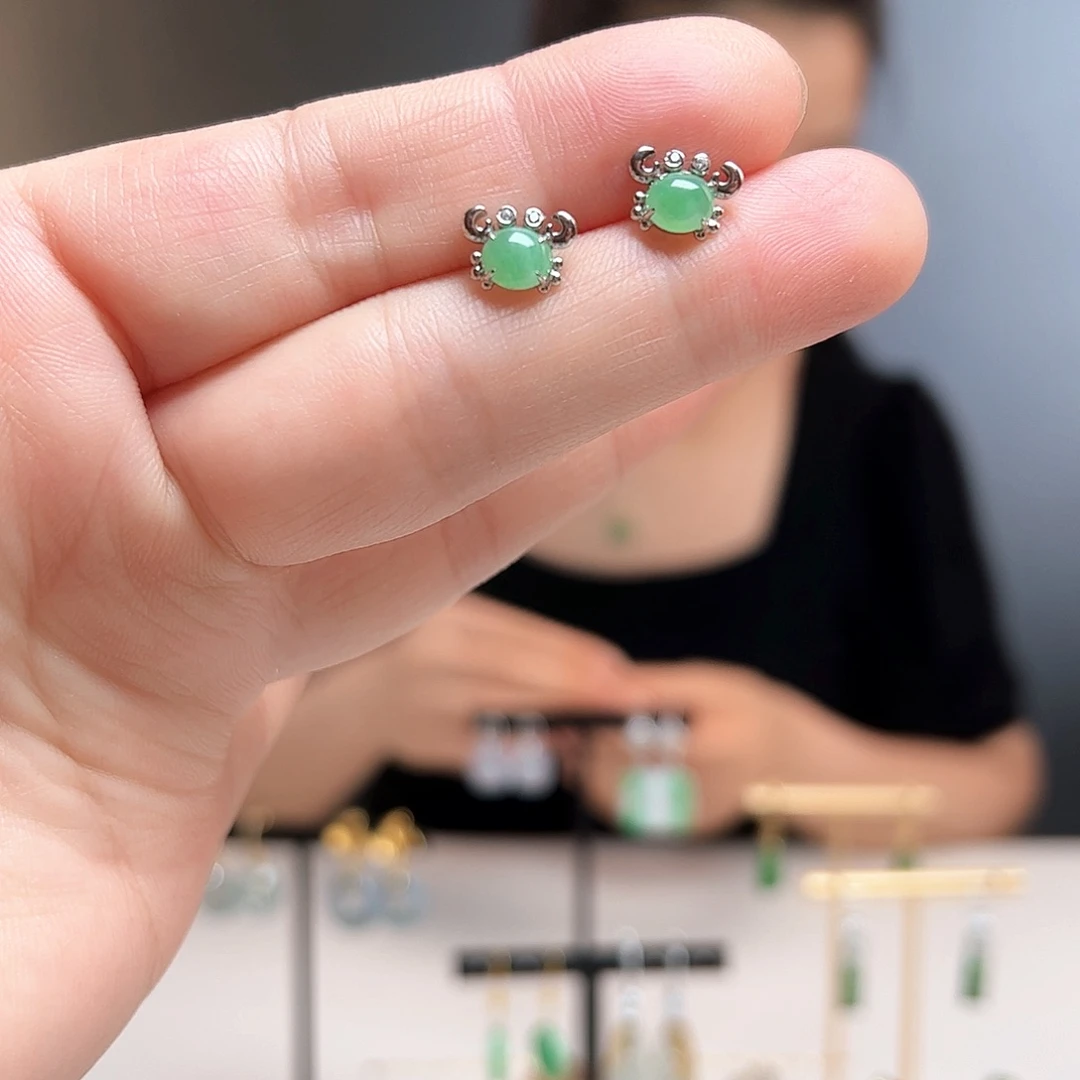 翡翠铂Pt900镶嵌耳饰天然翡翠