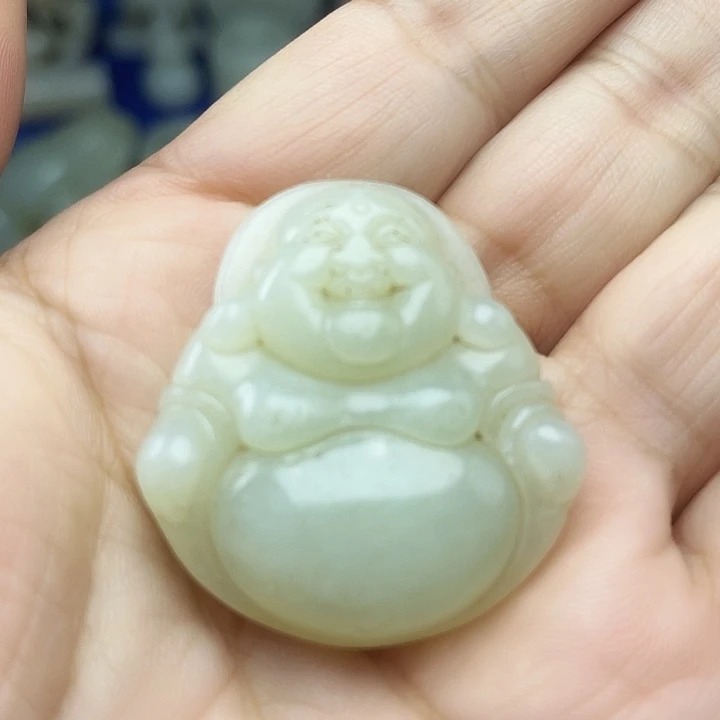 颈饰未镶嵌和田玉（青白玉）